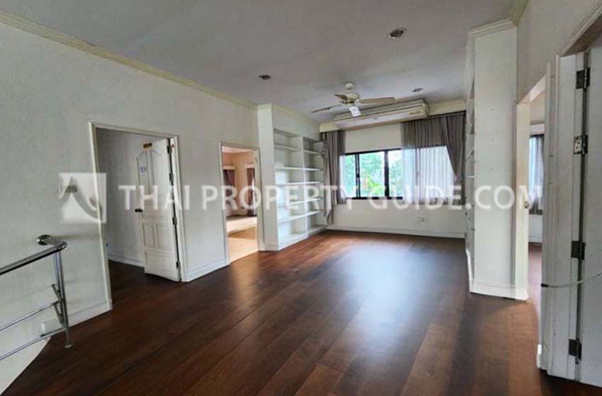 House with Shared Pool in Nichada Thani 